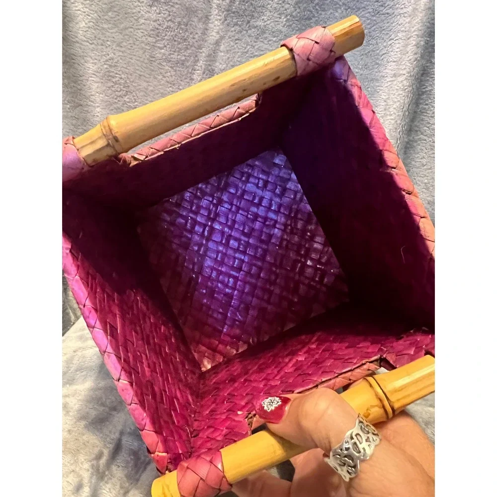 N/A vibrant magenta